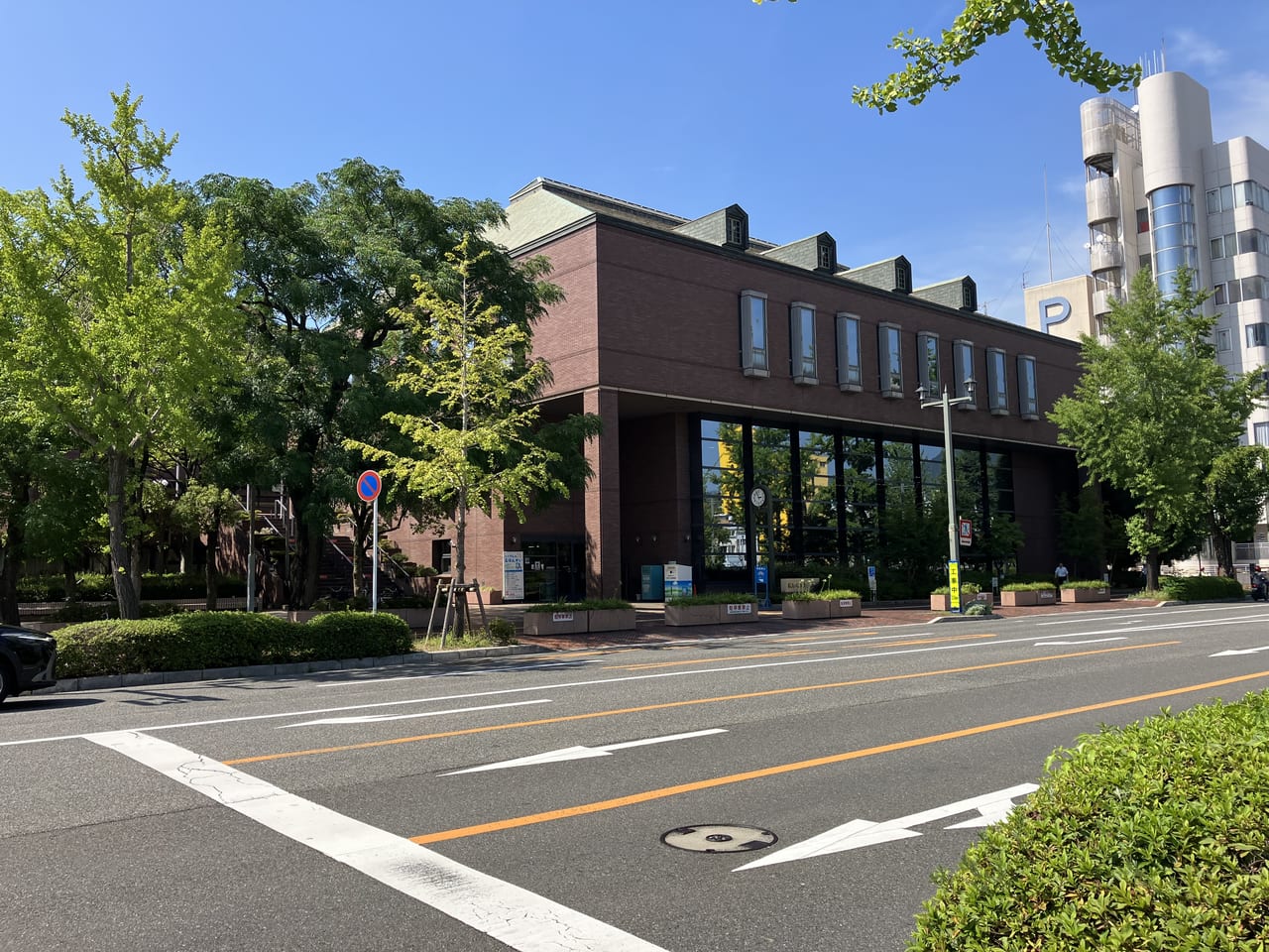 呉市中央図書館